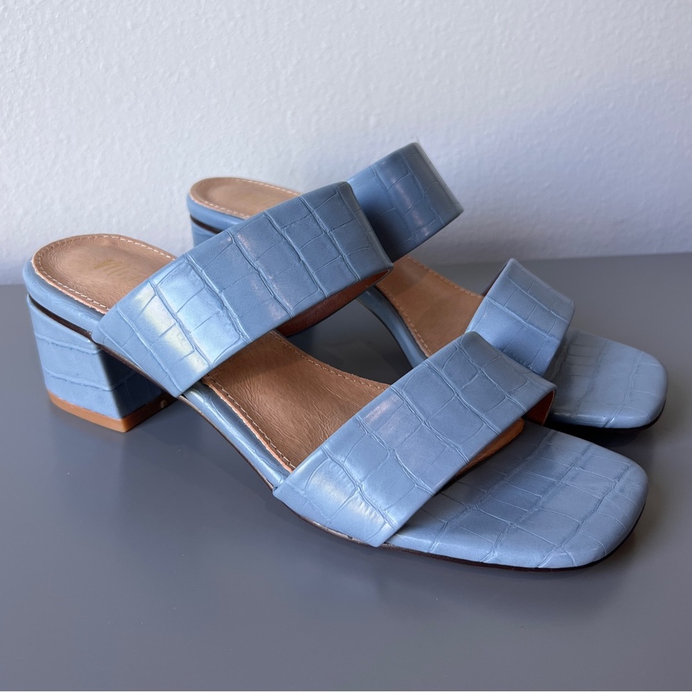 Blue Alligator Print Sandals